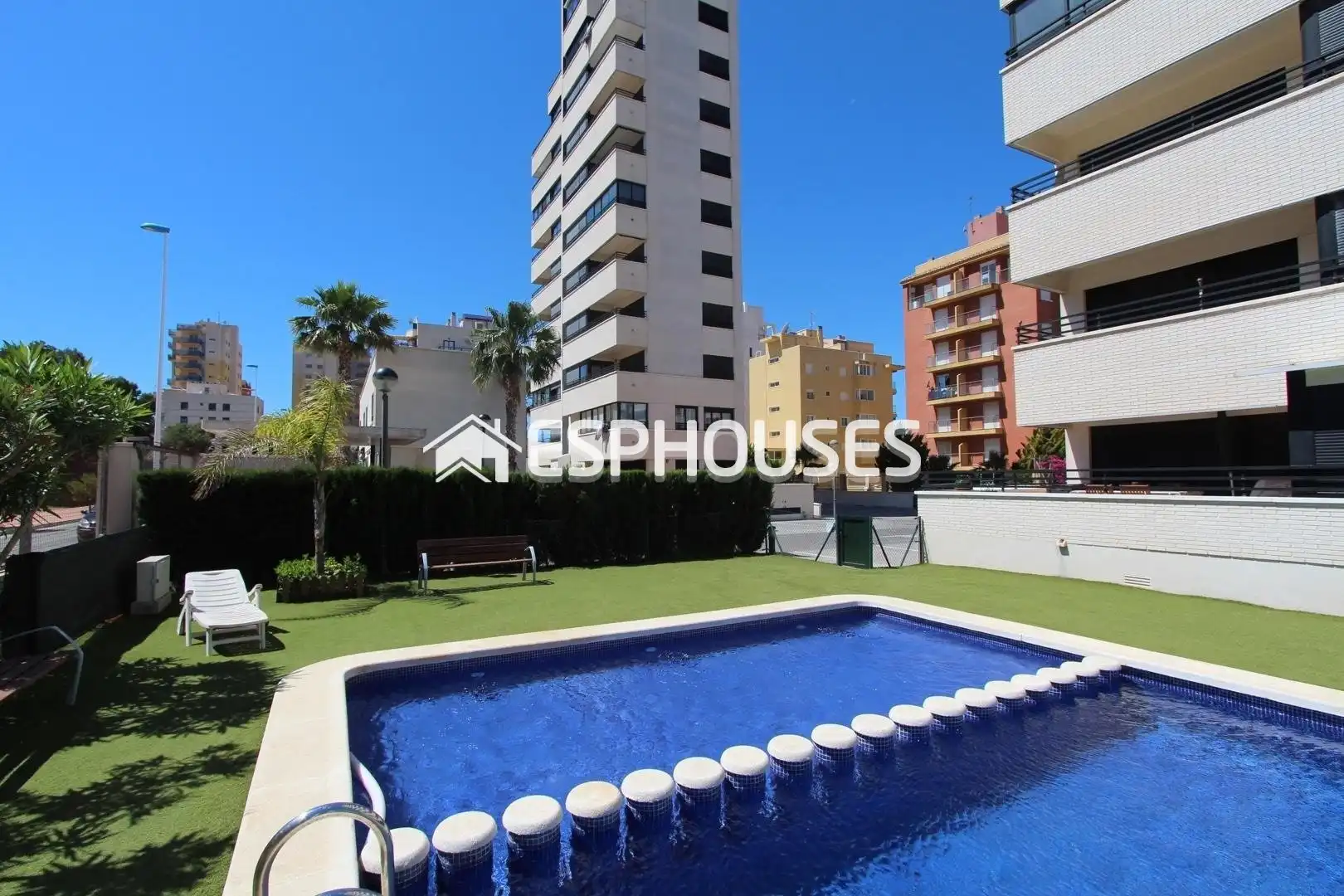 Ático con terraza en venta en Puerto Deportivo, imagen 2
