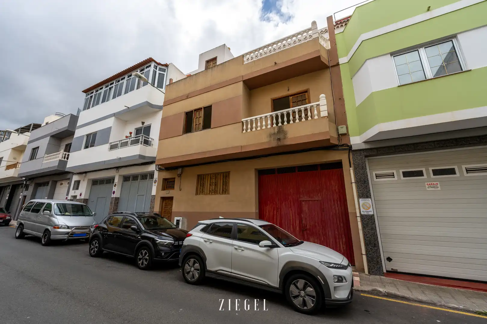 Vista exterior de Casa o chalet en venta en Las Palmas de Gran Canaria con Terraza, Trastero y Balcón