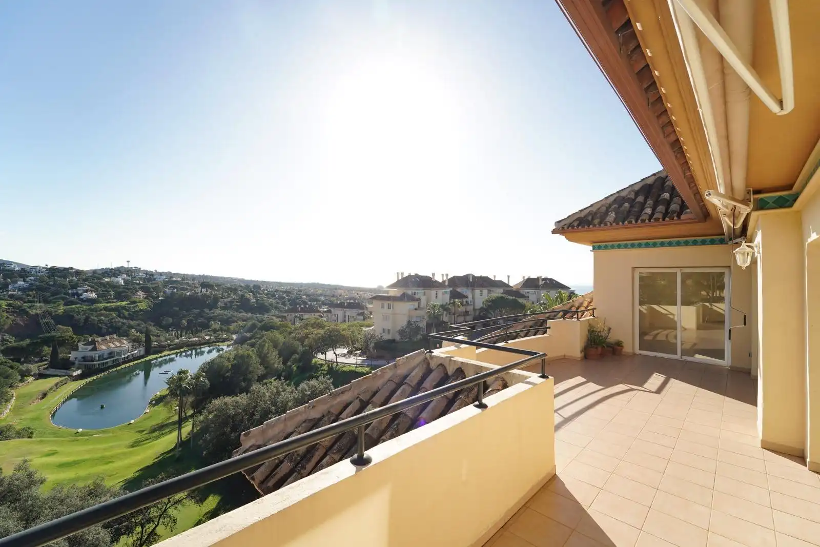 Jardín de Ático en venta en Marbella con Aire acondicionado, Calefacción y Jardín privado