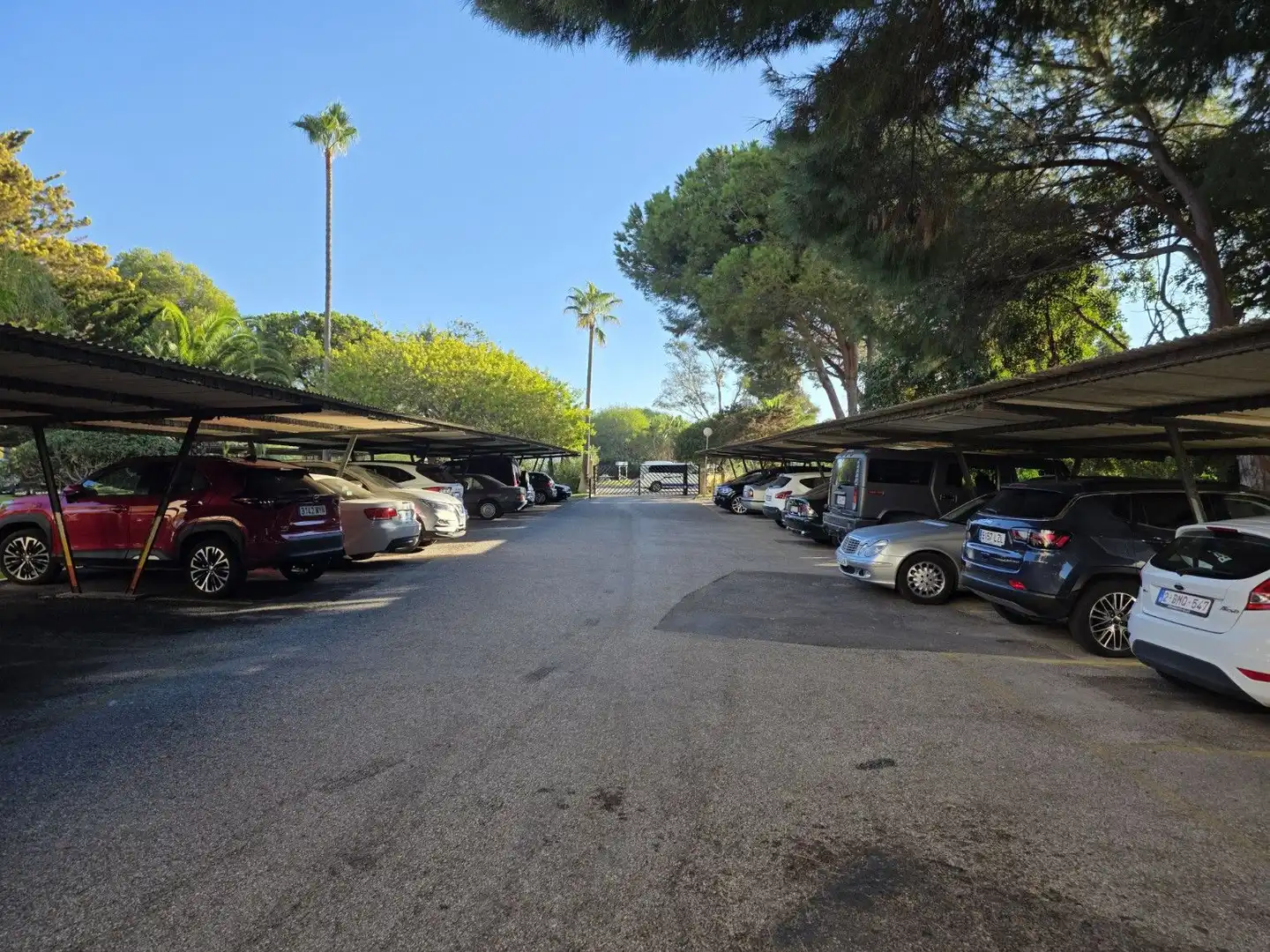 Aparcament de Estudi en venda en Marbella amb Terrassa, Moblat i Piscina comunitària