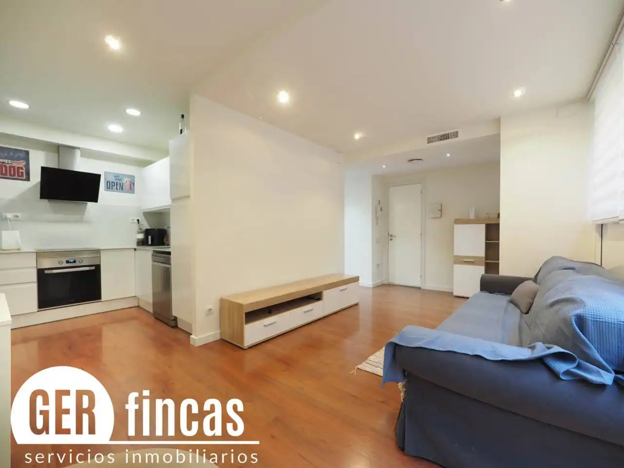 Flat with terrace for sale in Calle Sant Marc, imagen 2