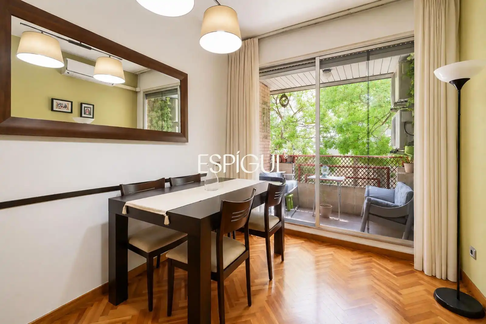 Esszimmer von Wohnung zum Verkauf in Barcelona mit Klimaanlage, Heizung und Parkett