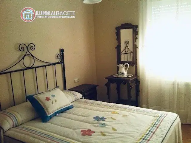 Schlafzimmer von Einfamilien-Reihenhaus zur Miete in Albacete mit Heizung und Terrasse