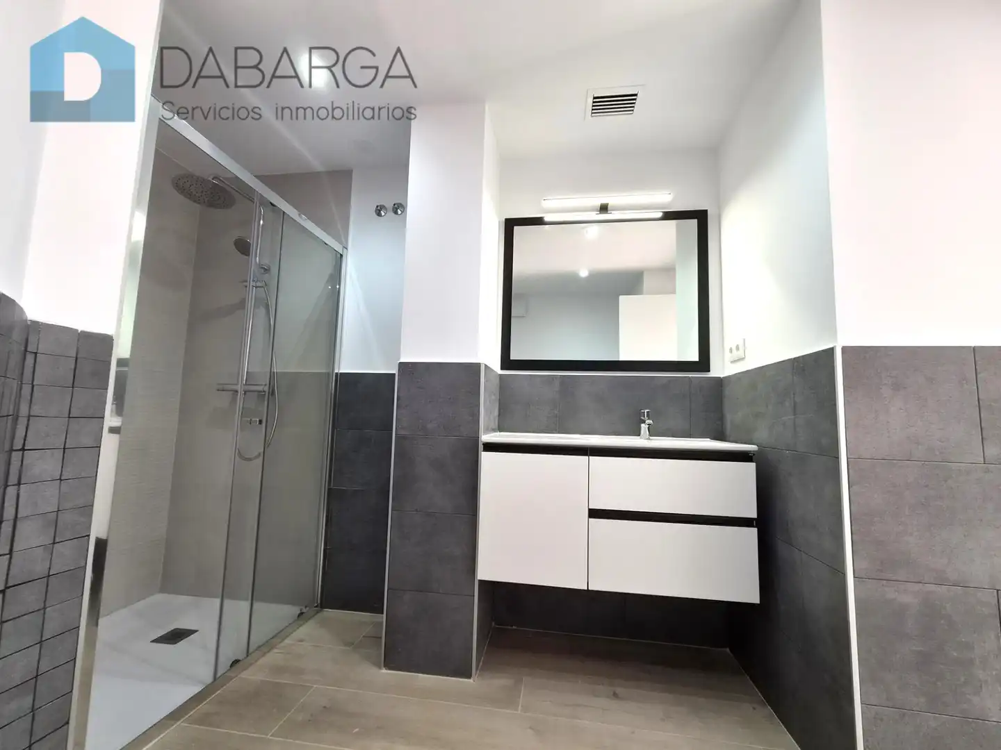 Badezimmer von Wohnung zum Verkauf in Ripollet mit Klimaanlage, Parkett und Terrasse