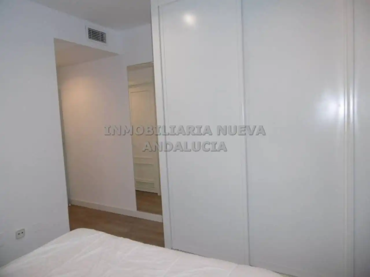 Habitación de Piso de alquiler en Almería con Aire acondicionado, Parquet y Amueblado