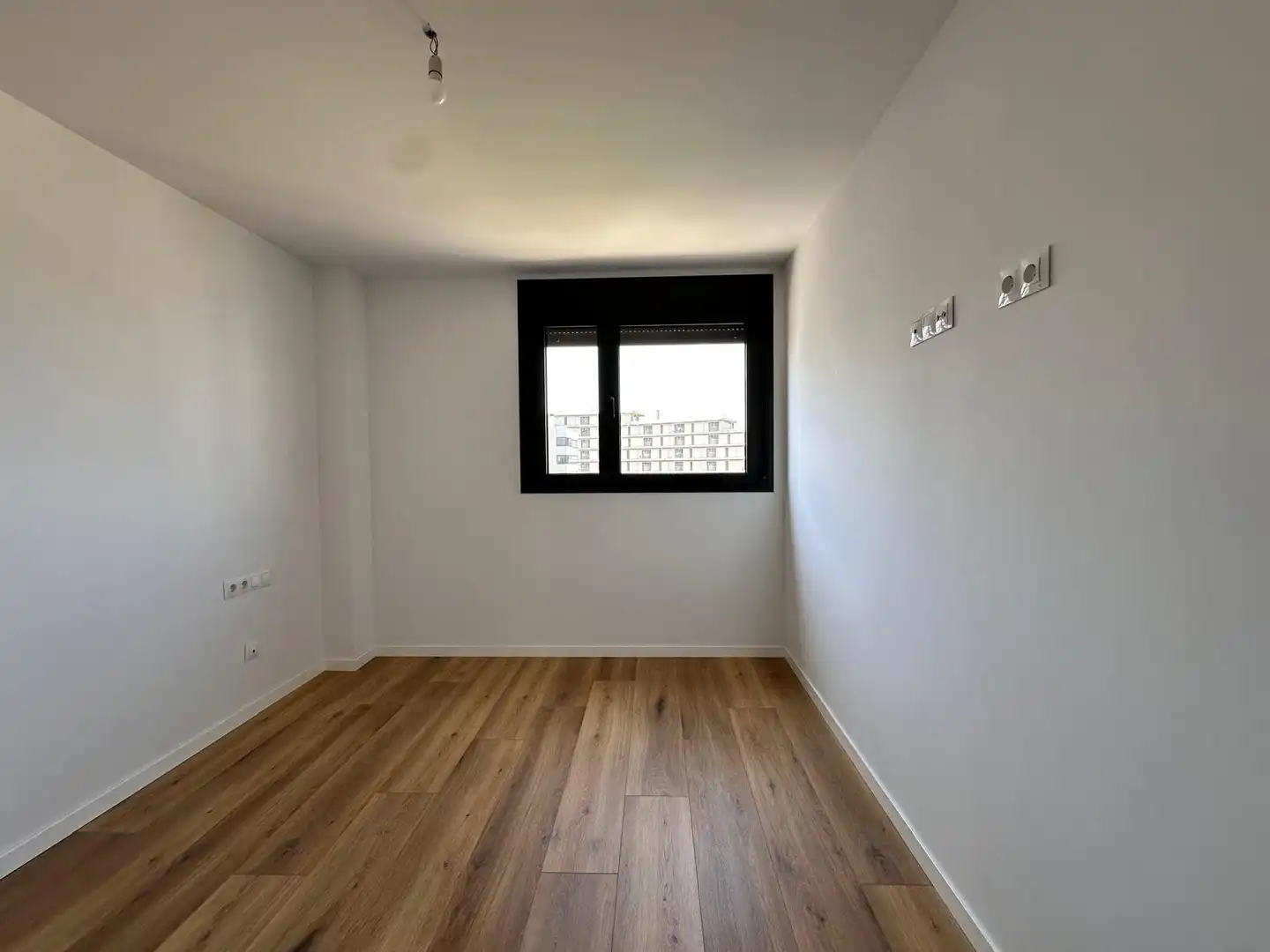 Dormitori de Pis de lloguer en Sant Adrià de Besòs amb Aire condicionat, Calefacció i Parquet