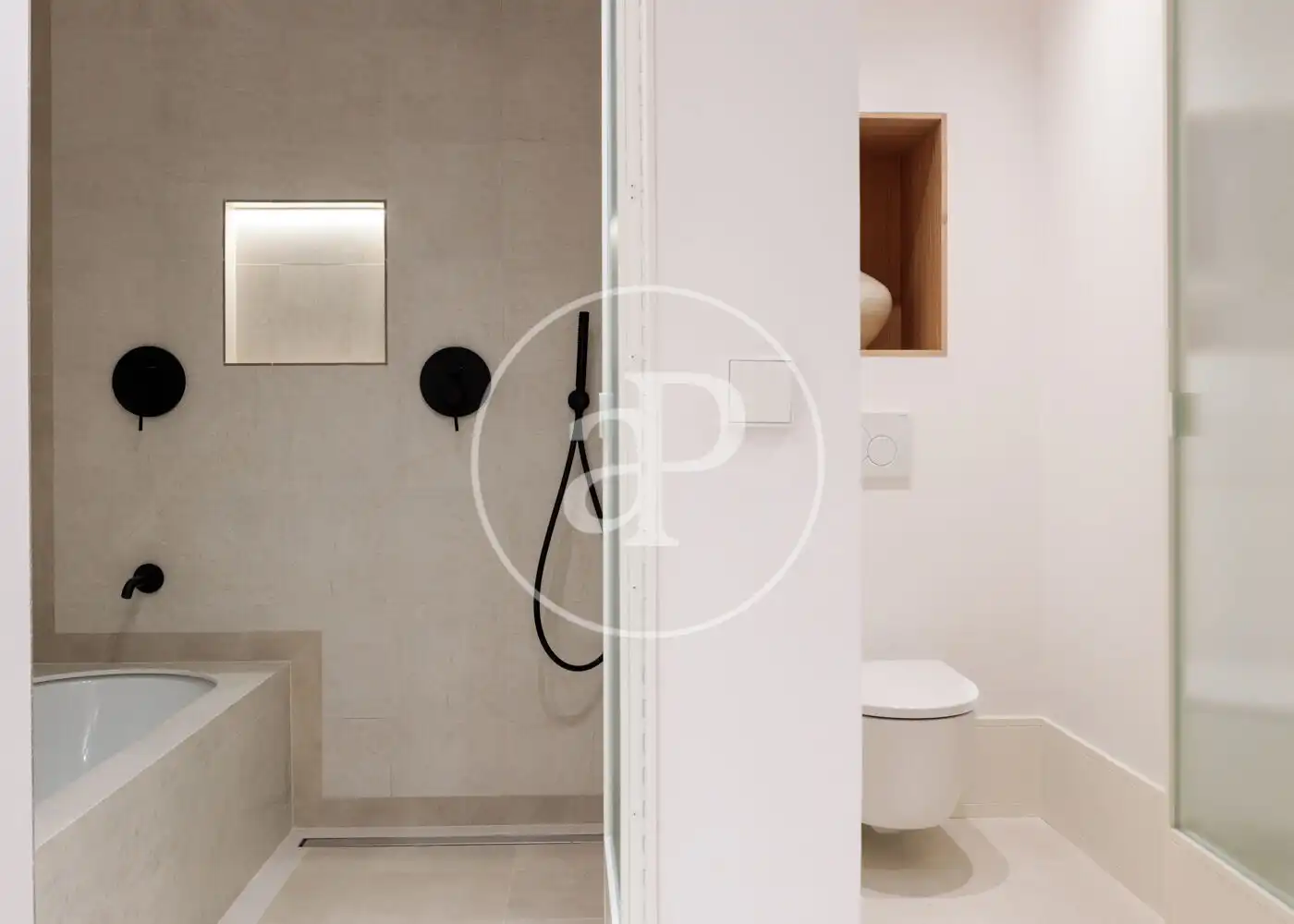 Baño de Piso en venta en Madrid con Aire acondicionado, Calefacción y Amueblado