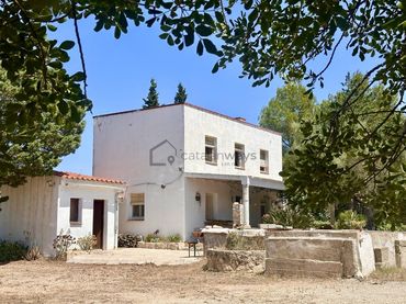 Casa rústica con jardín en venta en cova la masa