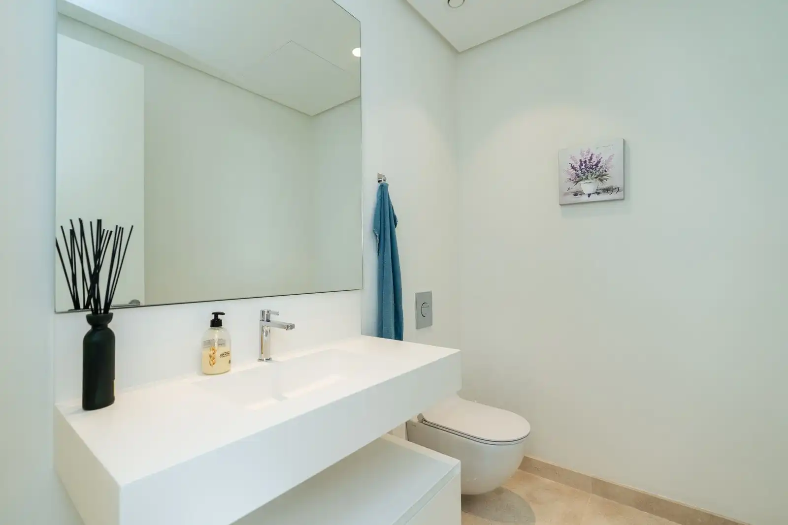 Baño de Piso en venta en Benahavís con Aire acondicionado, Jardín privado y Terraza