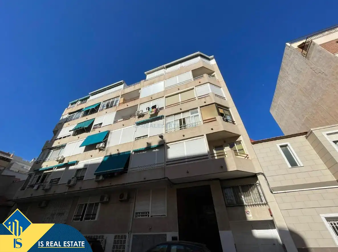 Estudi amb ascensor en venda a Centro