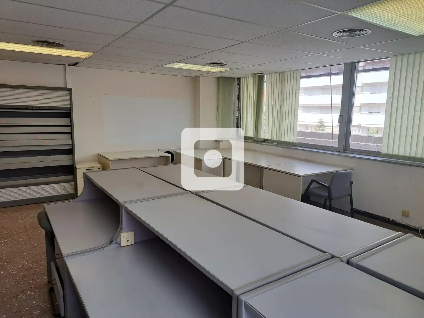 Büro zum Verkauf in Terrassa mit Klimaanlage und Heizung