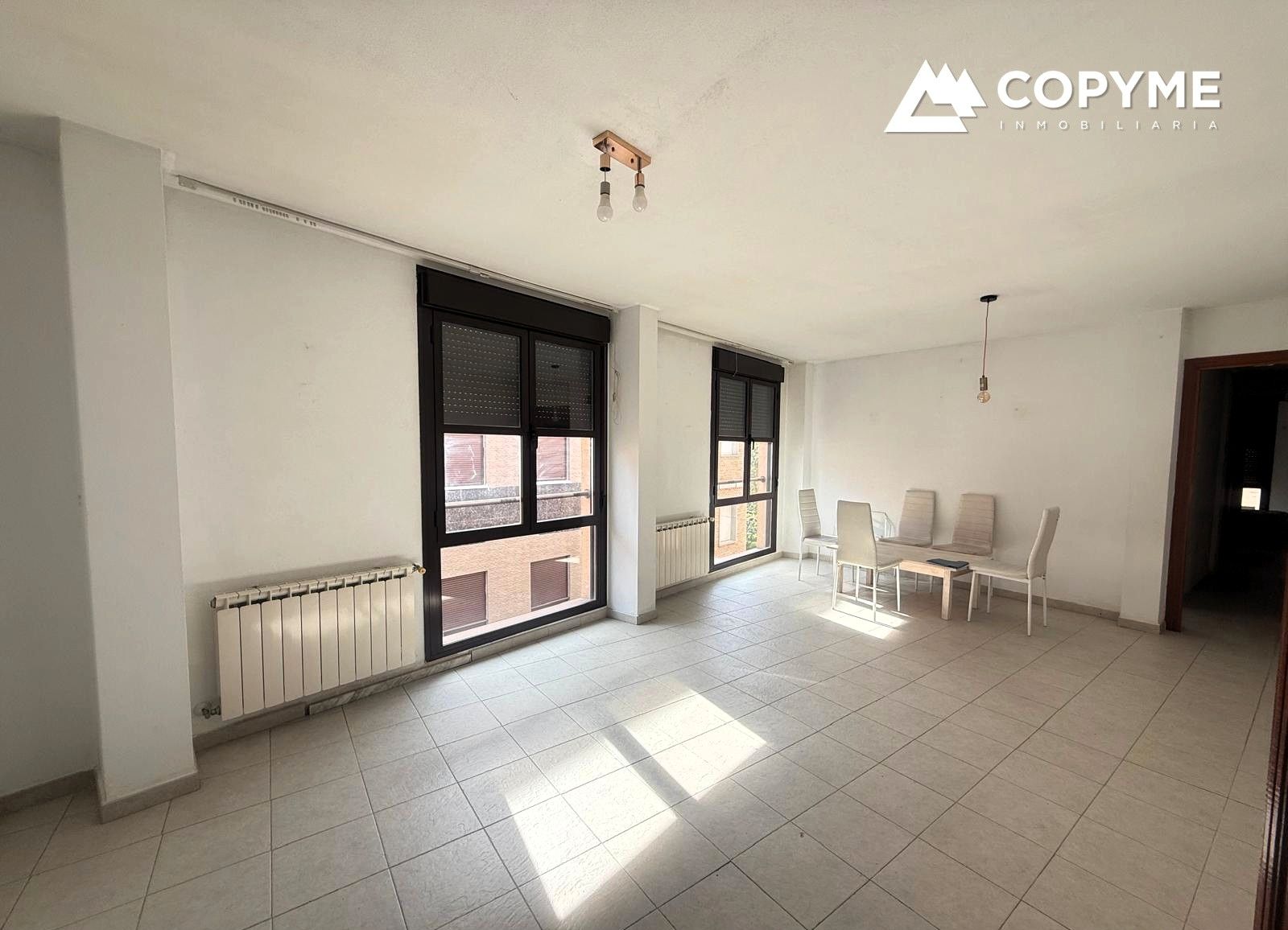 Sala d'estar de Dúplex en venda en Torrijos amb Calefacció, Traster i Balcó