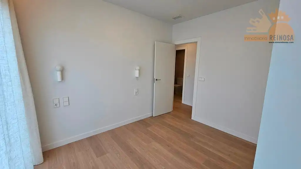 Habitación de Planta baja en venta en Molina de Segura con Aire acondicionado, Jardín privado y Parquet