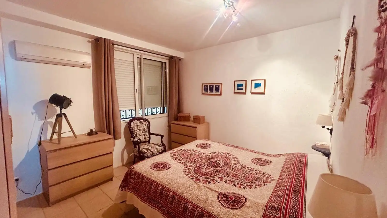 Habitación de Apartamento en venta en Empuriabrava con Aire acondicionado, Terraza y Piscina comunitaria