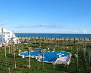 Piscina de Apartament en venda en Roquetas de Mar amb Terrassa i Piscina