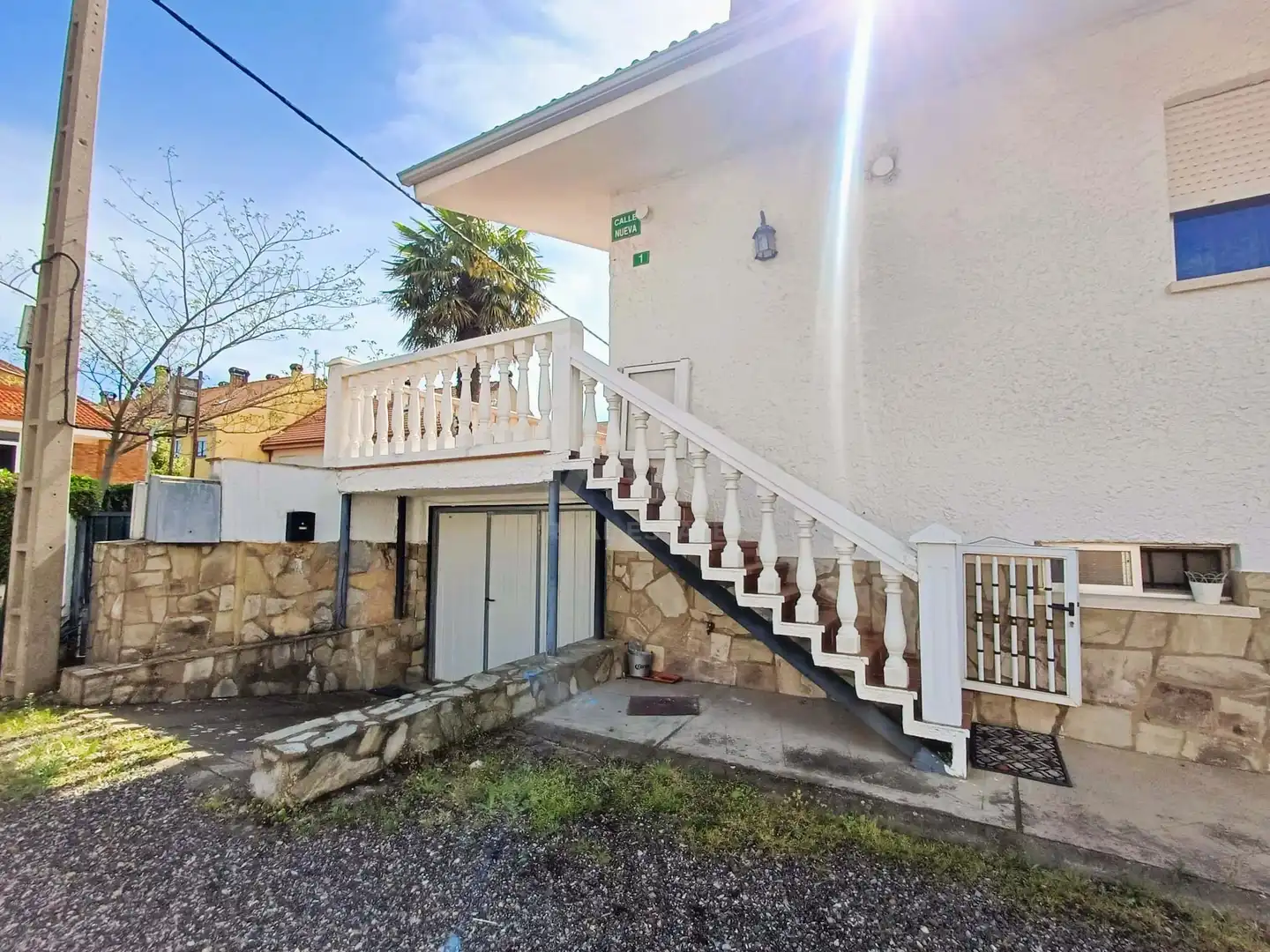 Exterior view of Houses for sale in Valverde de la Virgen  with Heating and Terrace