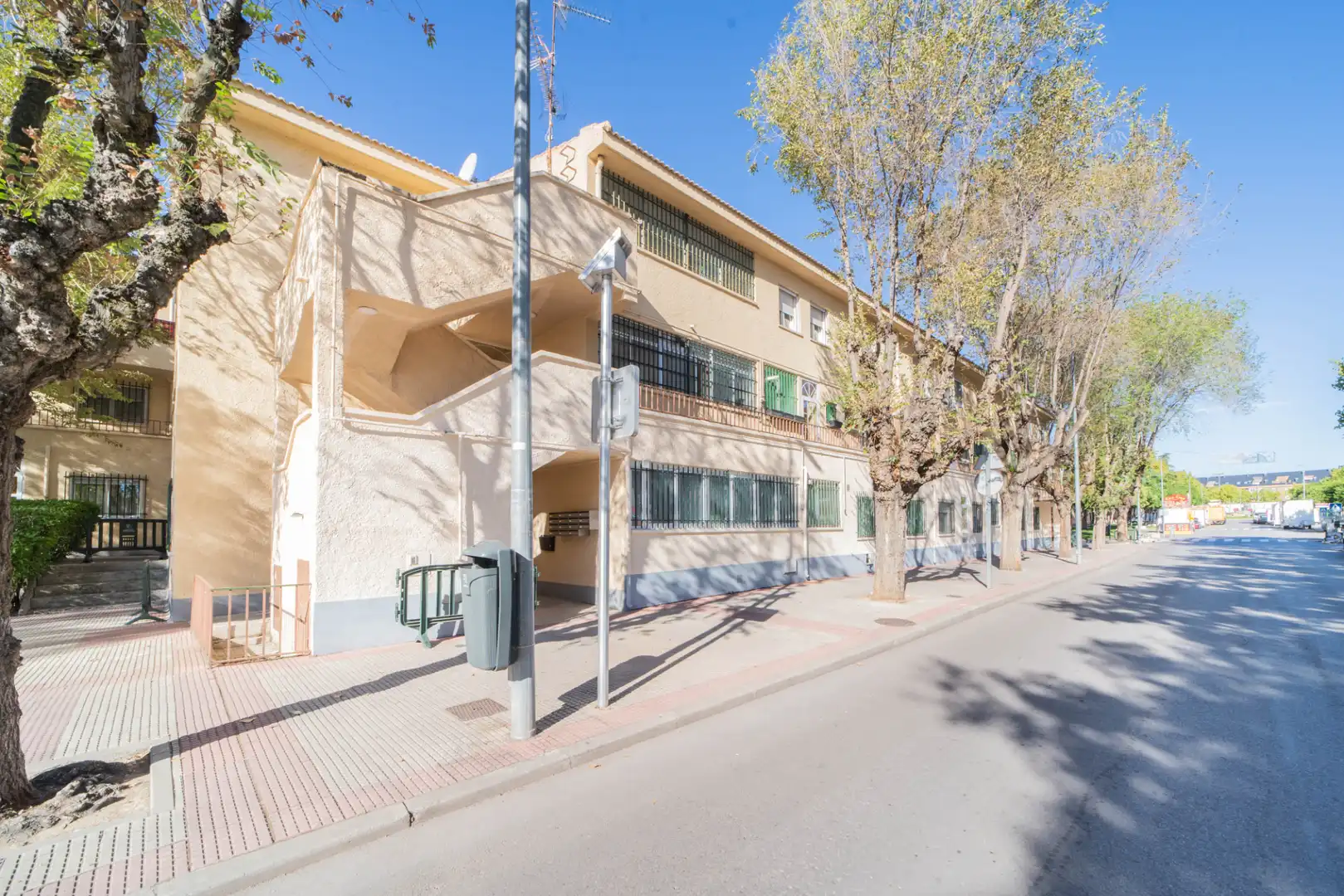 Außenansicht von Wohnung zum Verkauf in Villanueva del Pardillo mit Klimaanlage, Heizung und Parkett