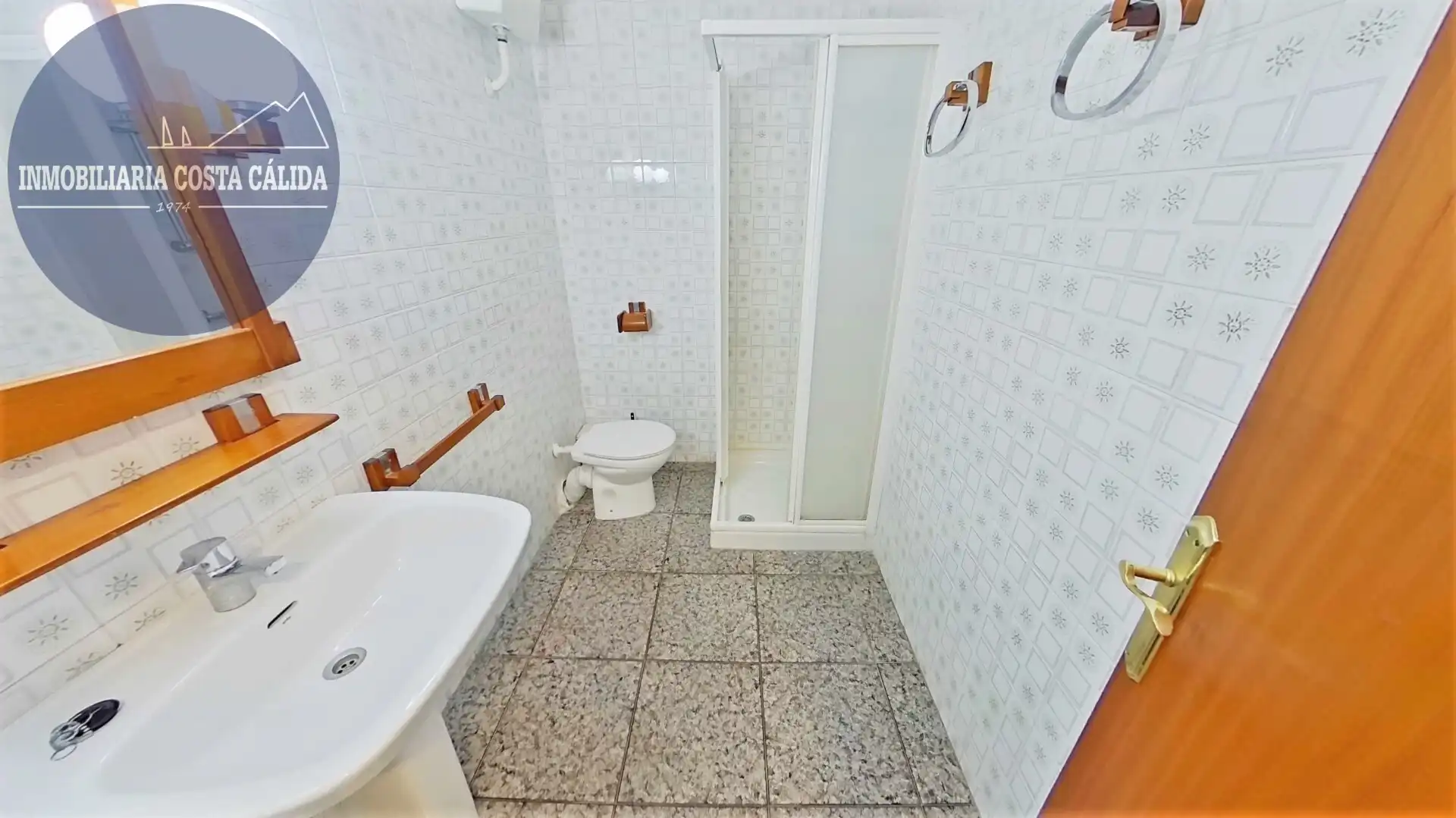 Badezimmer von Wohnungen zum Verkauf in Águilas mit Klimaanlage, Heizung und Möbliert