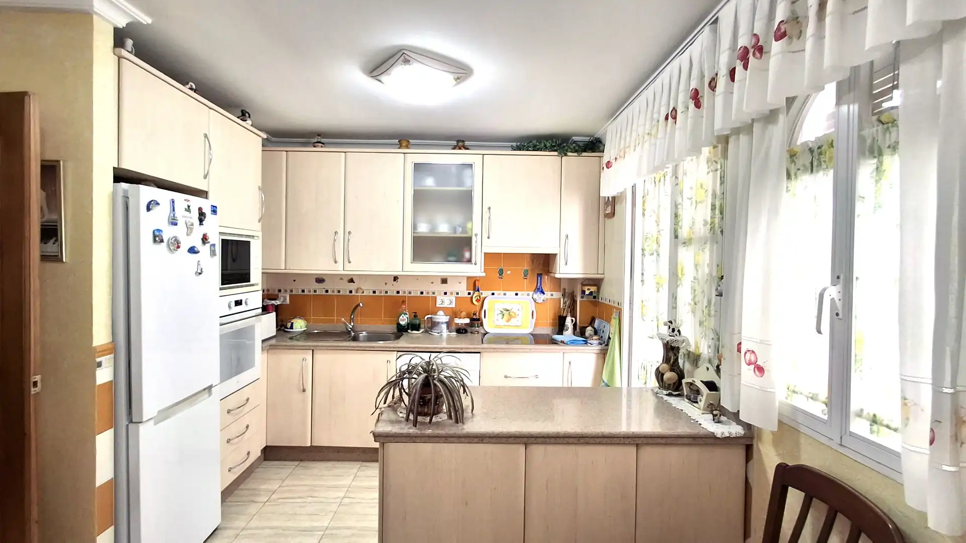 Cocina de Piso en venta en Mairena del Aljarafe con Aire acondicionado y Trastero