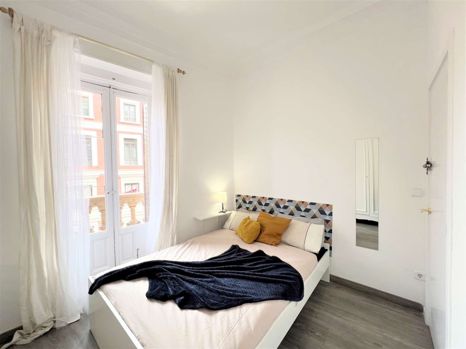 Flat to share in Universidad - Malasaña