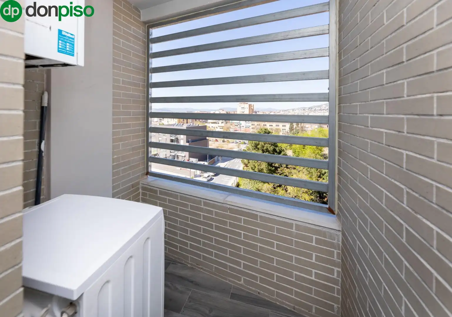 Flat for sale in Avenida DE LA ILUSTRACION, 115, Campus de la Salud