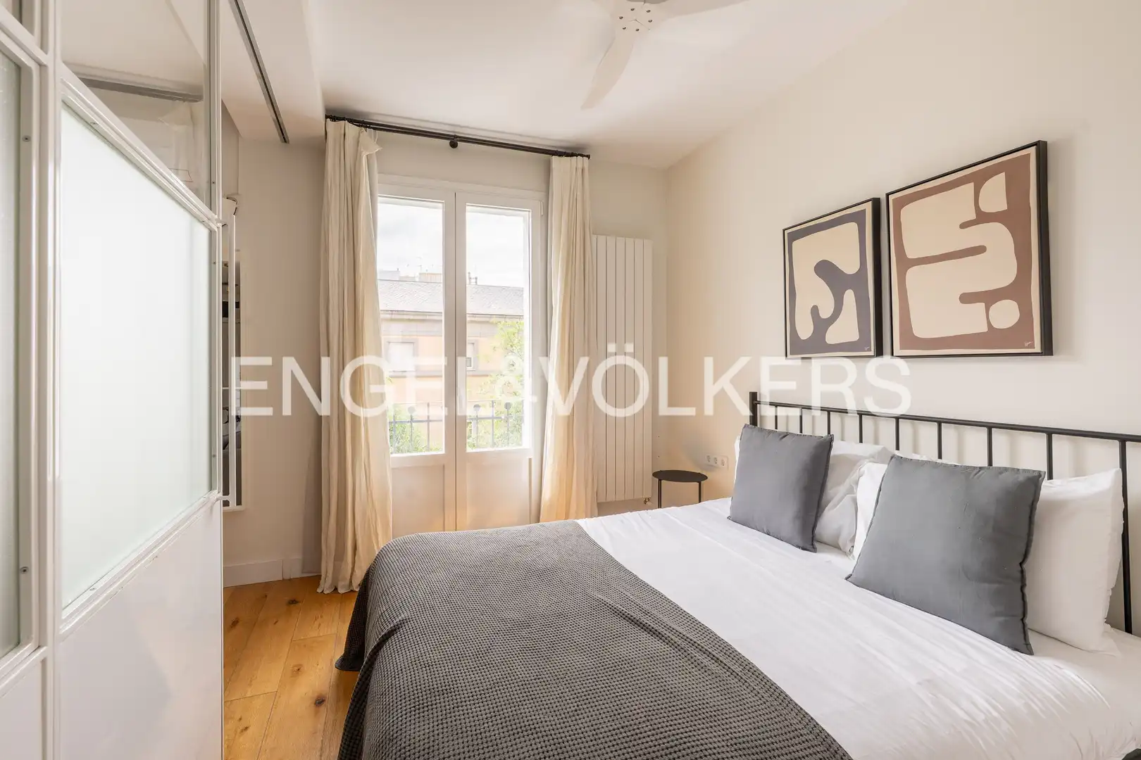 Bedroom of Flat for rent in Madrid  with Air Conditioner, Heating and Furnished