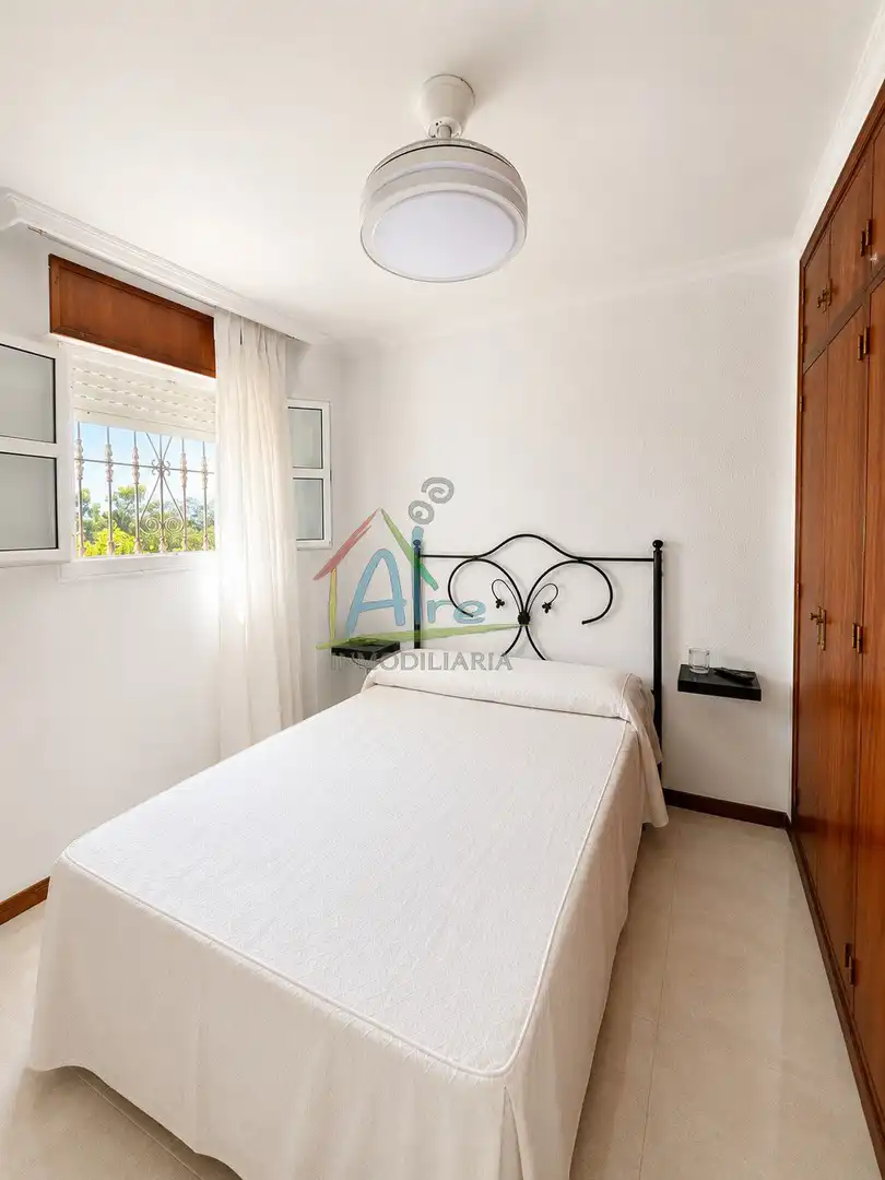 Schlafzimmer von Maisonette zum Verkauf in Isla Cristina mit Klimaanlage, Terrasse und Möbliert