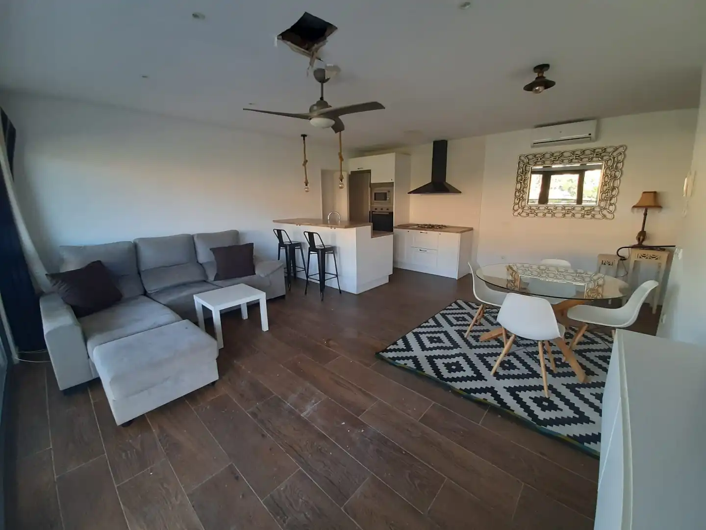 Sala de estar de Casa o chalet en venta en Vícar con Aire acondicionado, Jardín privado y Piscina
