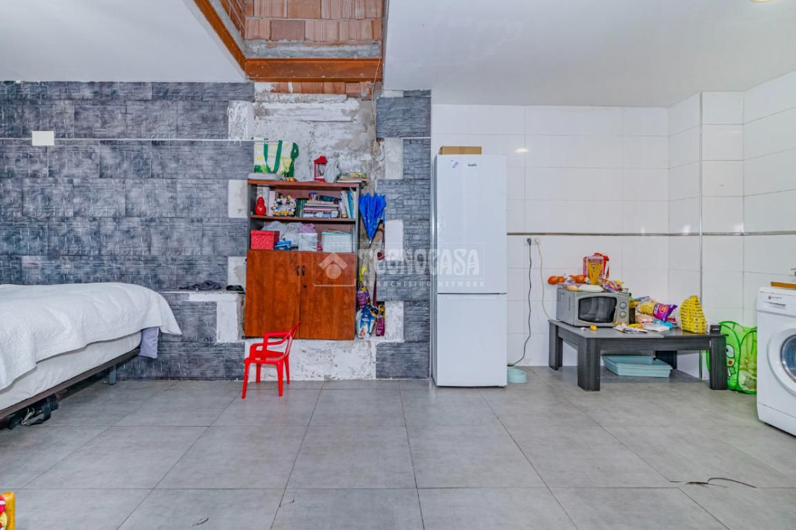 Cuina de Casa adosada en venda en  Granada Capital amb Aire condicionat