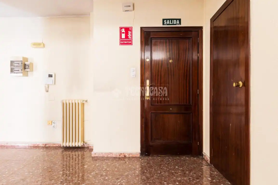 Flat for sale in Zaragoza  with Air Conditioner, Heating and Balcony