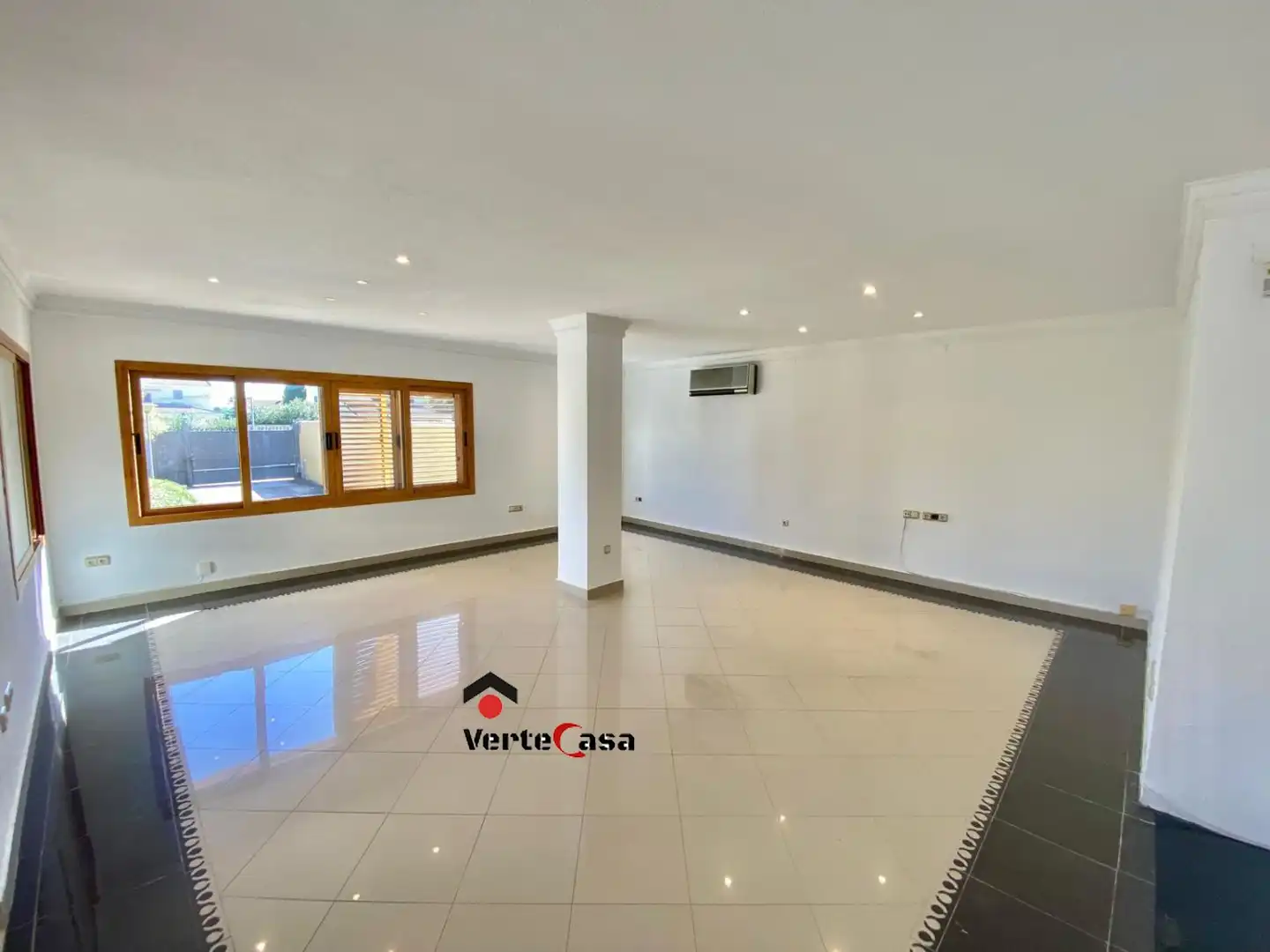 Chalet en venta en Las Mimosas, imagen 2