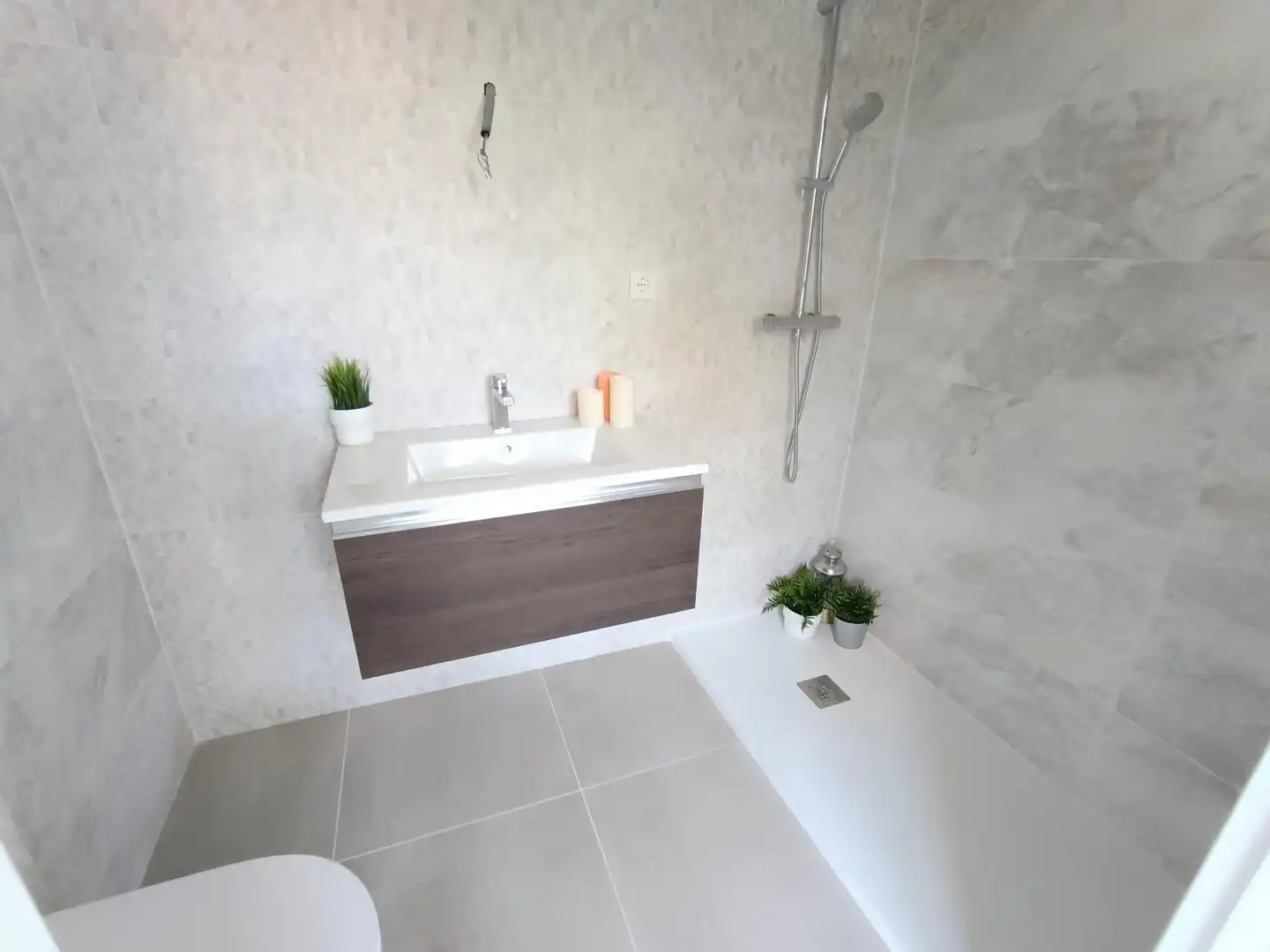 Badezimmer von Wohnung zum Verkauf in Murcia mit Privatgarten, Terrasse und Abstellraum