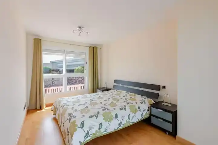 Habitación de Casa adosada en venta en Agaete con Jardín privado, Terraza y Amueblado