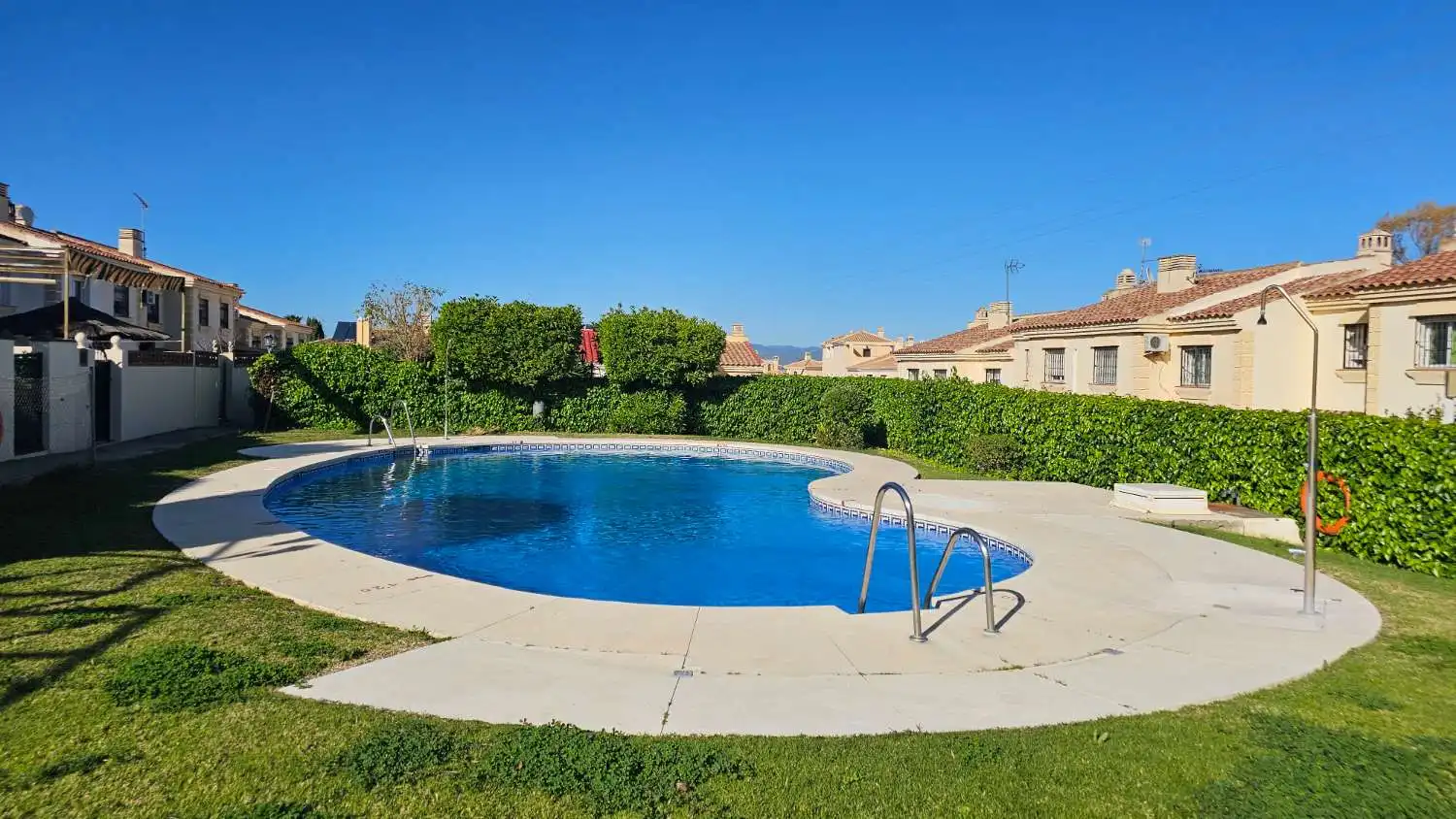 Piscina de Casa o chalet en venta en Alhaurín de la Torre con Aire acondicionado, Calefacción y Terraza