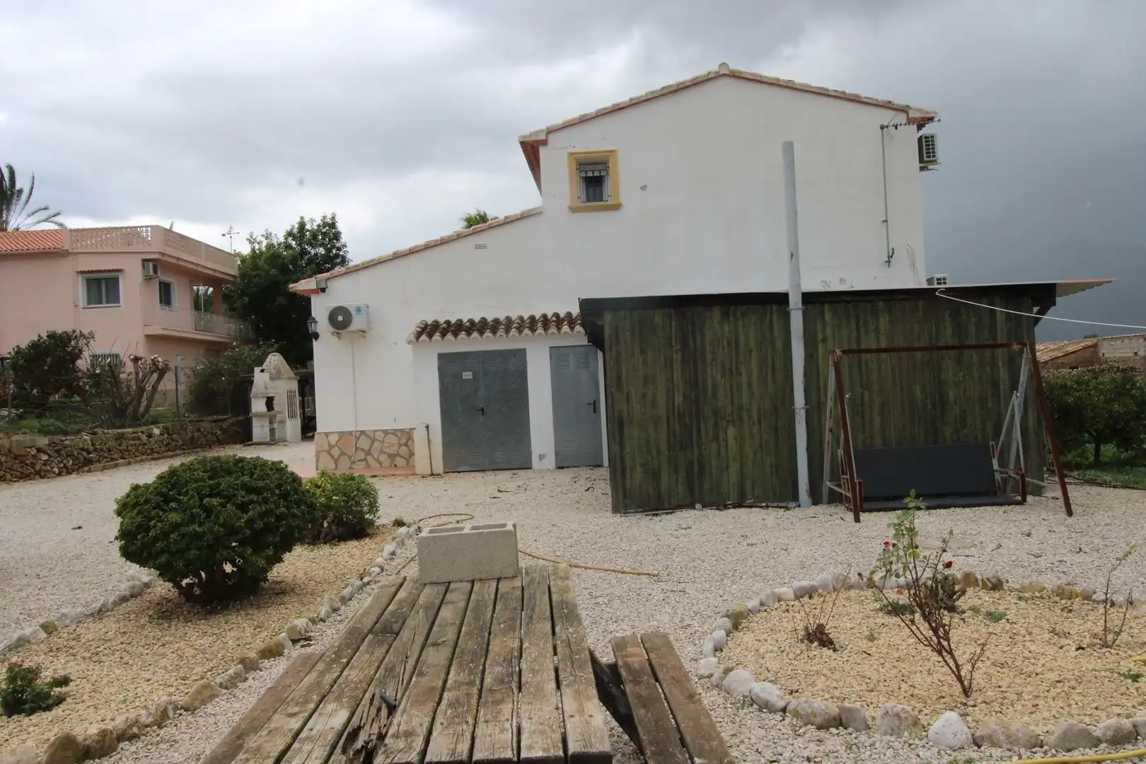 Vista exterior de Casa o xalet en venda en Benidoleig amb Aire condicionat, Calefacció i Jardí privat