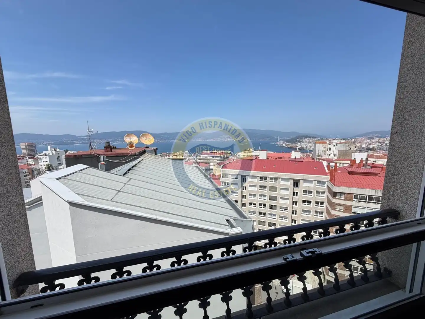Terrasse von Dachboden zur Miete in Vigo  mit Heizung, Parkett und Terrasse