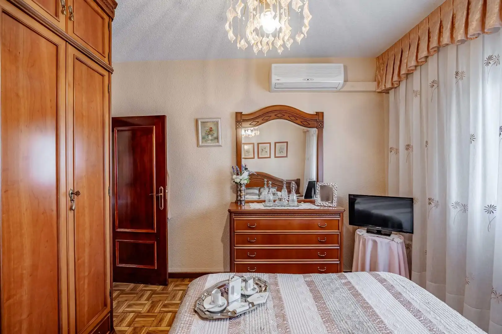 Bedroom of Flat for sale in Madrid  with Heating
