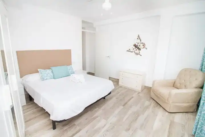 Habitación de Piso de alquiler en Málaga con Aire acondicionado y Amueblado