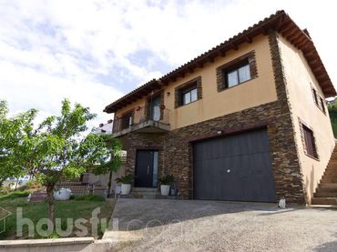 Casa con balcón en venta en Carrer de Miguel Àngel .