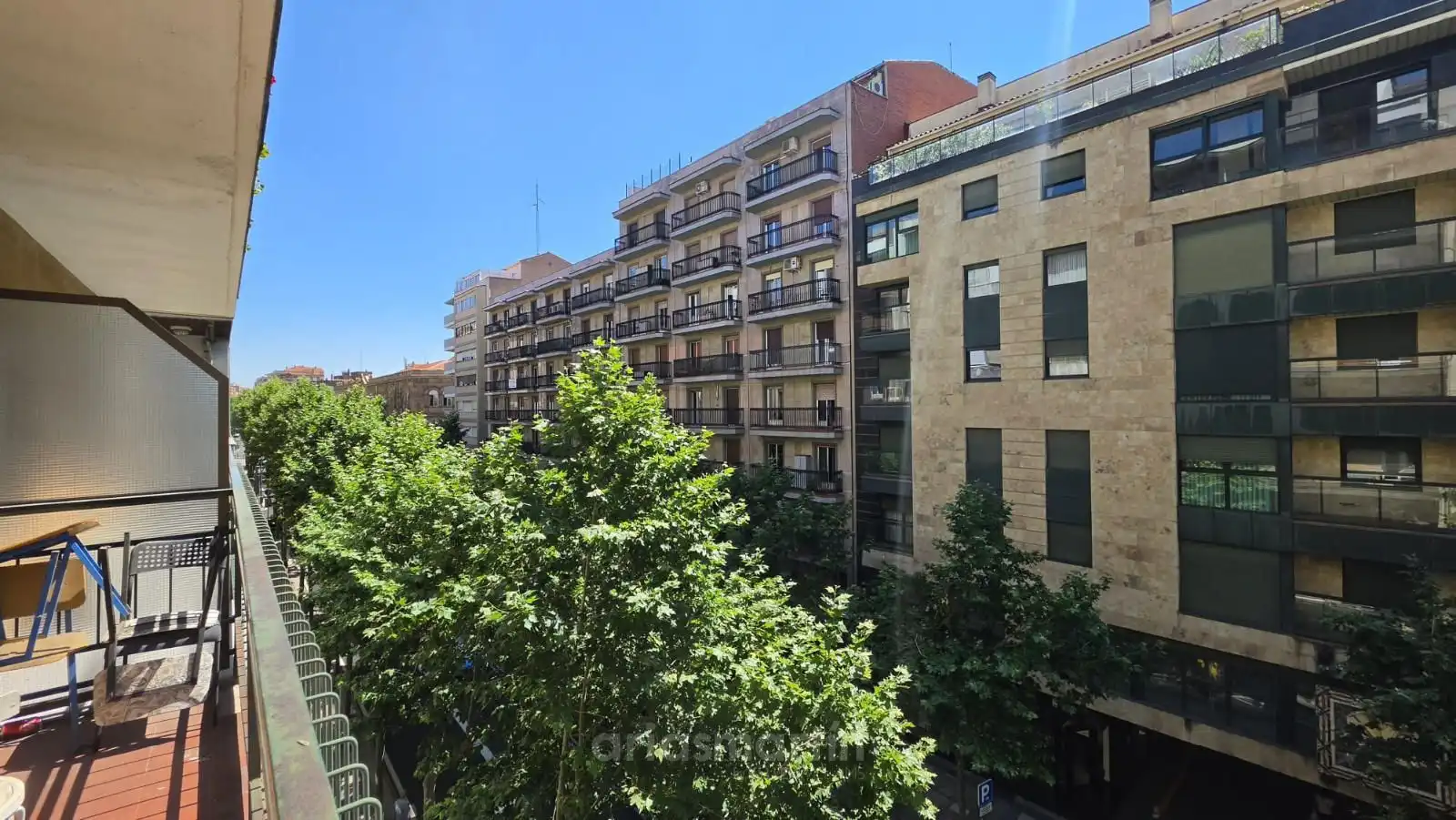 Vista exterior de Pis de lloguer en Salamanca amb Calefacció, Terrassa i Moblat