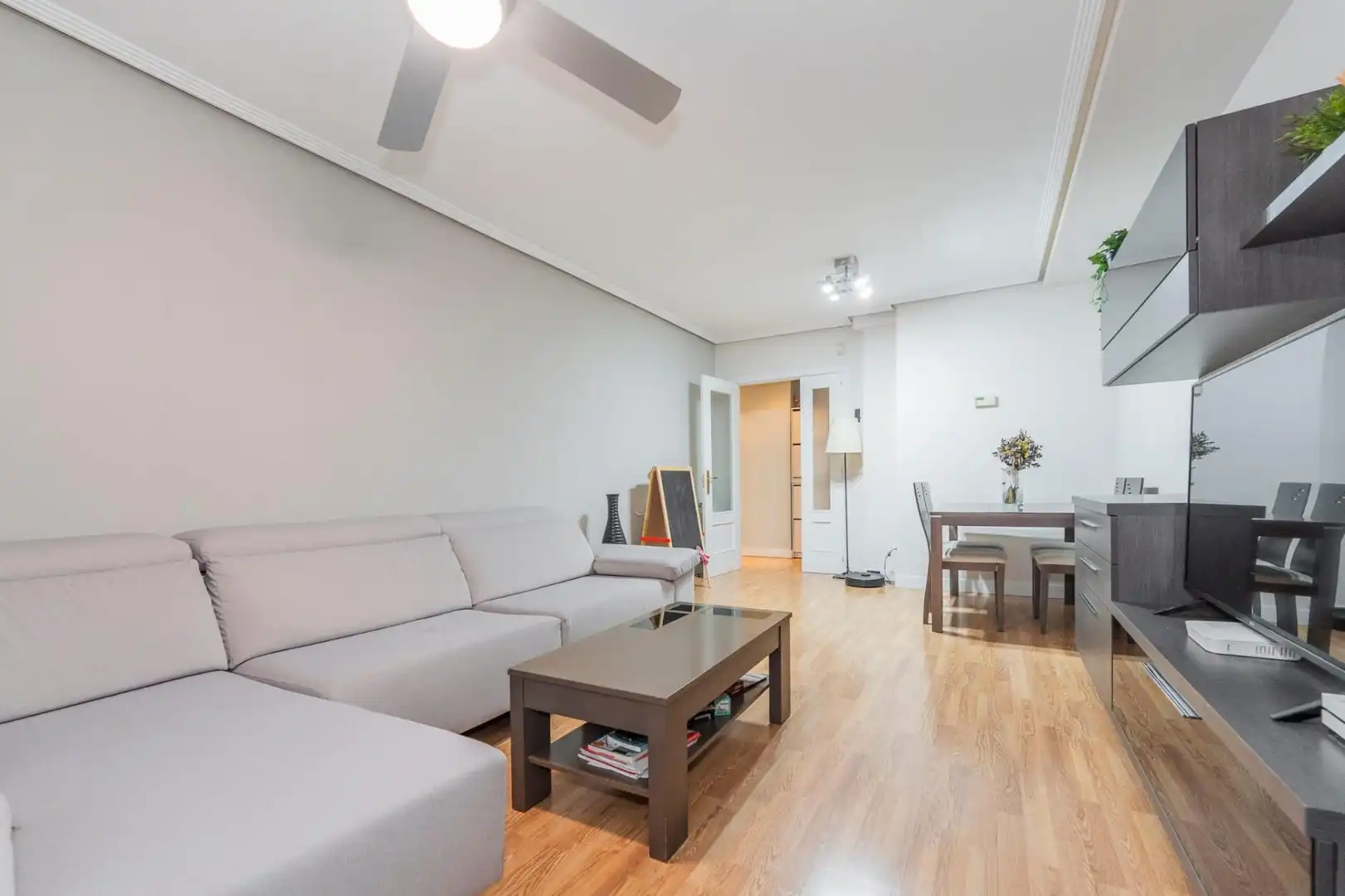 Sala d'estar de Àtic en venda en Parla amb Aire condicionat, Calefacció i Jardí privat