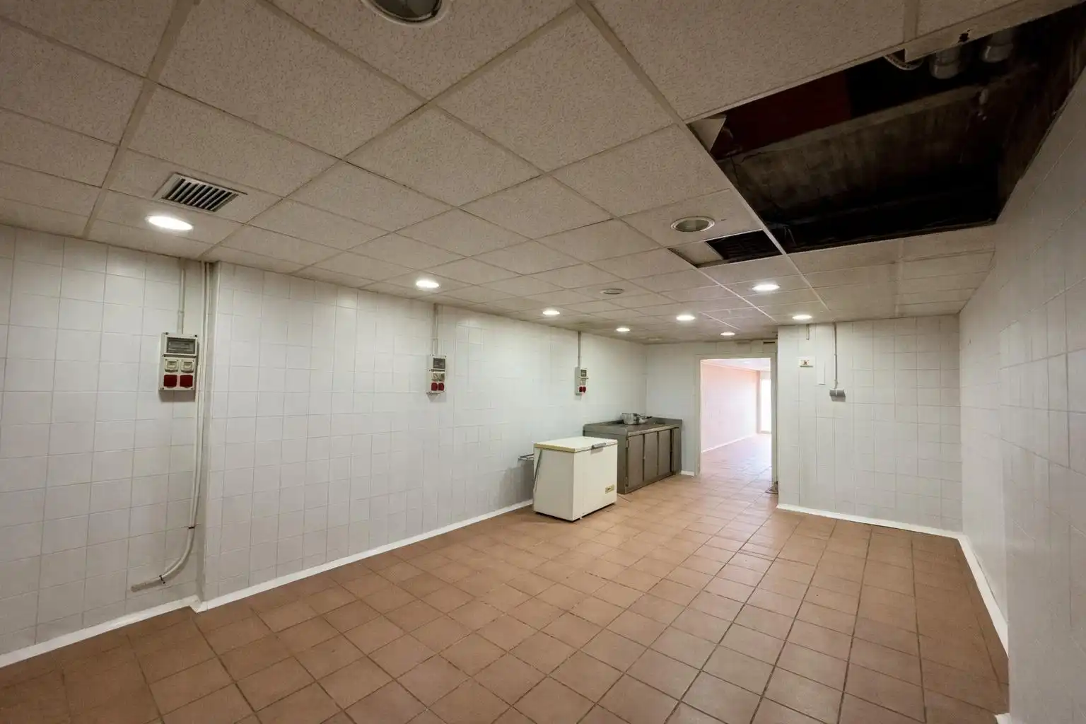 Business premises for sale in Avenida de Pau Casals, imagen 2