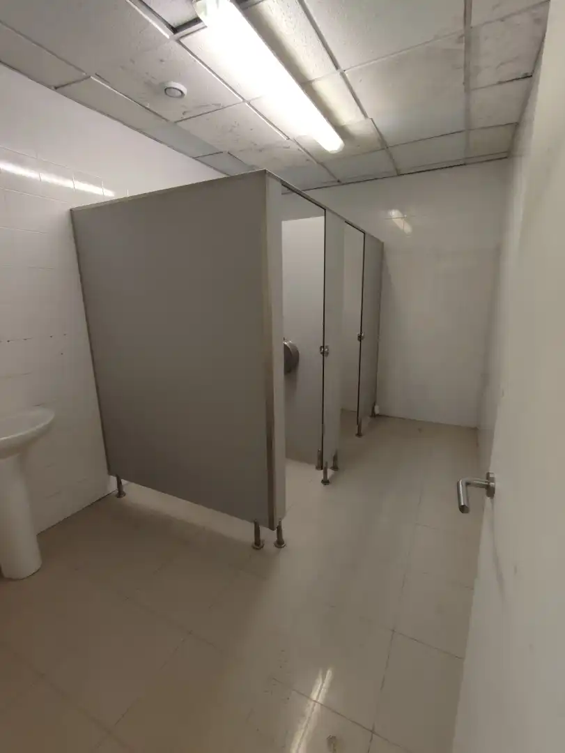Bathroom of Commercial properties for rent in A Coruña Capital 
