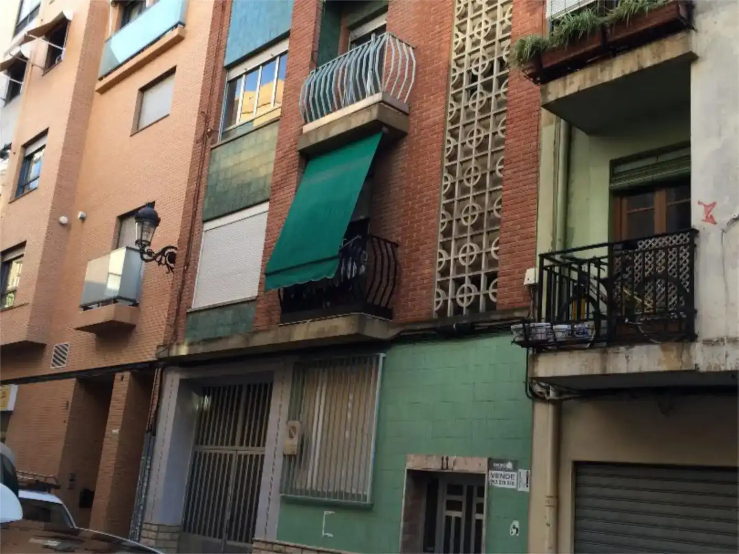Außenansicht von Wohnungen zum Verkauf in Mislata mit Balkon