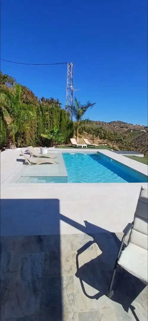 Piscina de Casa o chalet de alquiler en Algarrobo con Aire acondicionado, Jardín privado y Piscina