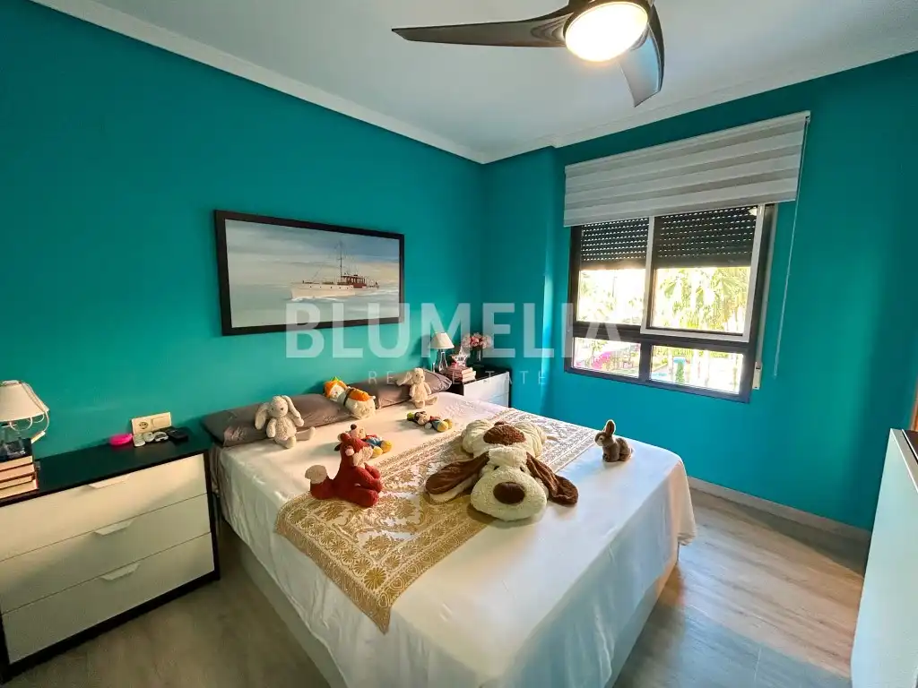 Habitación de Apartamento de alquiler en Dénia con Aire acondicionado, Calefacción y Jardín privado
