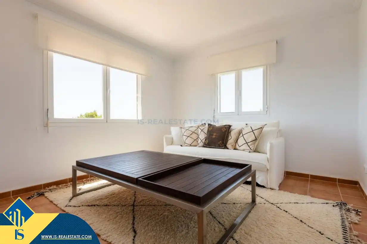 Sala d'estar de Casa o xalet en venda en Santa Eulària des Riu amb Aire condicionat, Calefacció i Jardí privat