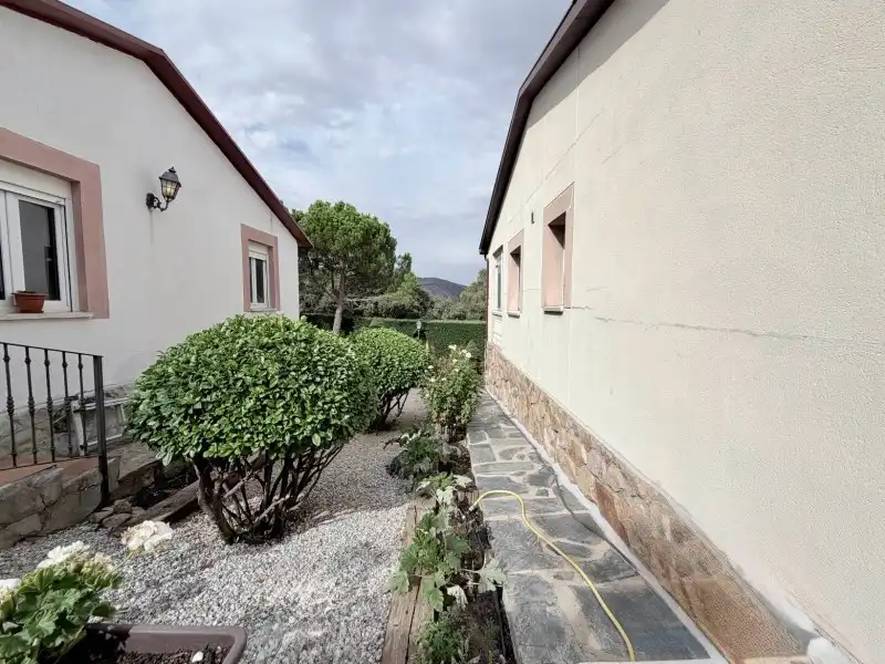 Exterior view of Detached homes for sale in Los Ángeles de San Rafael