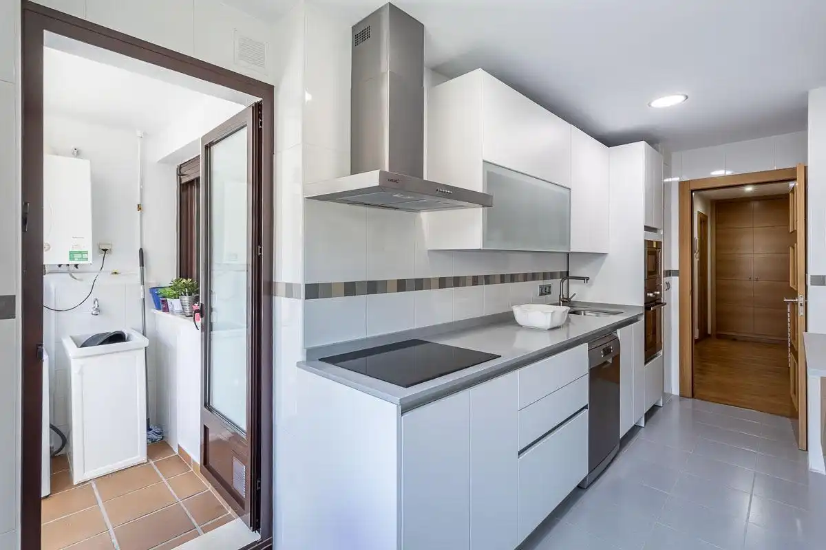 Kitchen of Flat for sale in Granada  with Air Conditioner, Heating and Storage room