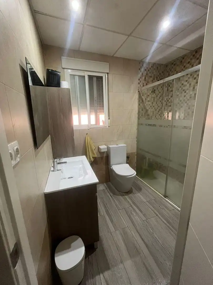Bany de Casa o xalet en venda en Córdoba amb Aire condicionat, Calefacció i Jardí privat